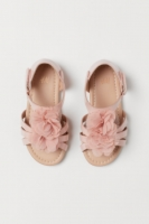  Sandalias con aplicaciones 8.99 €