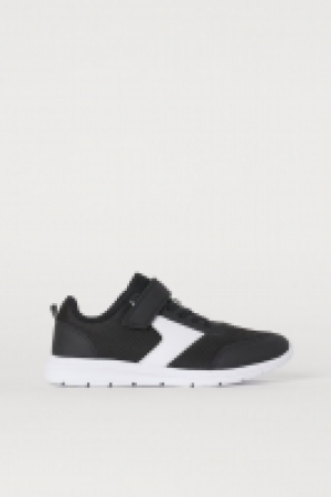  Zapatillas deportivas de malla 11.99 €