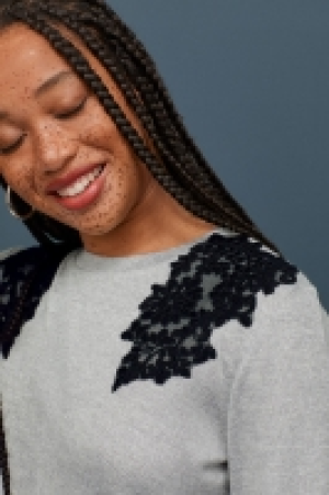  Jersey con detalles de encaje 11.99 €