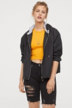  Chaqueta con capucha 20.99 €
