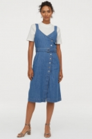  Vestido peto vaquero 16.99 €