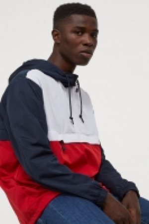  Anorak con capucha 14.99 €