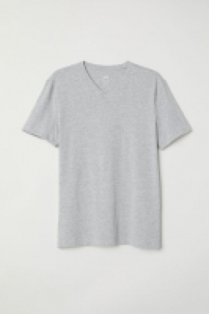  Camiseta cuello en V Slim Fit 3.99 €