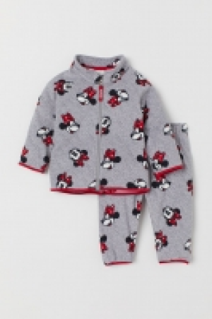  Chaqueta y pantalón en polar 4.99 €