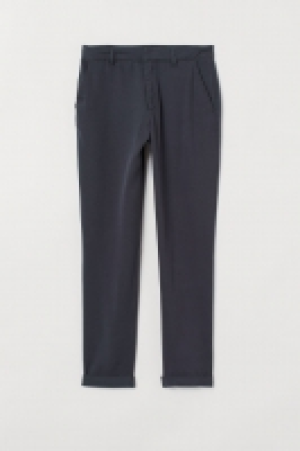  Pantalón con cinturón 15.99 €