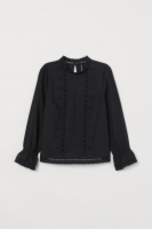  Blusa con bordado inglés 22.99 €