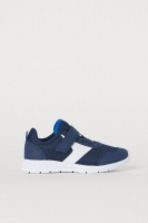  Zapatillas deportivas de malla 9.99 €