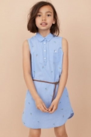  Vestido camisero con cinturón 12.99 €