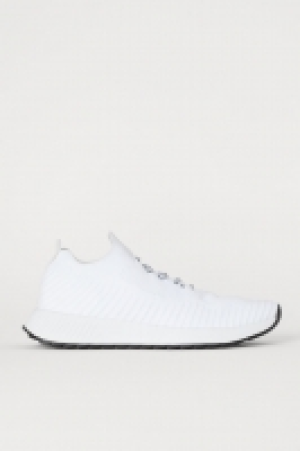  Deportivas en punto menguado 11.99 €