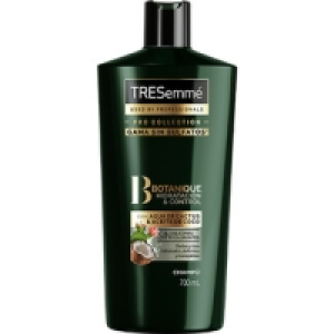 TRESEMME Botanique Hidratación & Control champú rizos defini