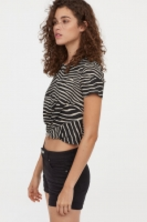  Camiseta con nudo decorativo 4.99 €
