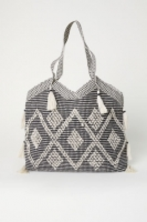 HM   Bolso shopper con borlas