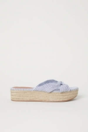  Sandalias de plataforma 16.99 €