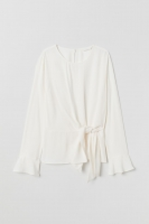  Blusa con lazada 20.99 €