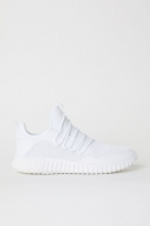  Zapatillas deportivas de malla 15.99 €