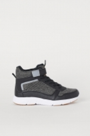  Deportivas impermeables altas 23.99 €
