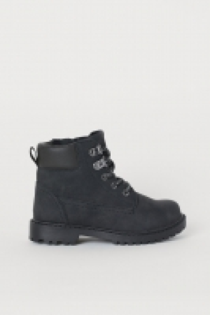 Botas con forro en peluche 17.99 €