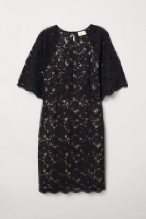  Vestido corto de encaje 29.99 €