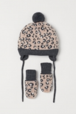  Gorro y manoplas 7.99 €