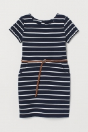  Vestido con cinturón 7.99 €