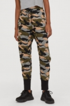  Pantalón en tejido sudadera 17.99 €