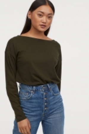  Top de punto con escote barco 7.99 €
