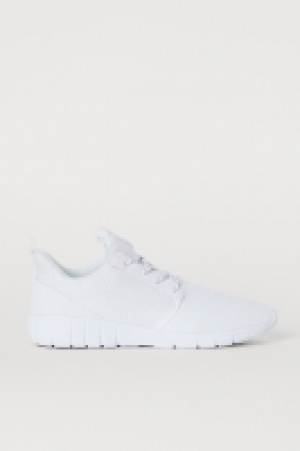 Zapatillas deportivas de malla 10.99 €