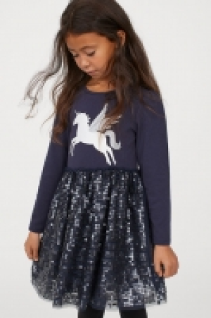  Vestido con lentejuelas 12.99 €