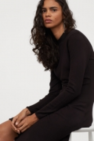  Vestido con cuello perkins 14.99 €
