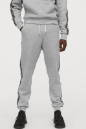  Pantalón sudadera con franjas 14.99 €