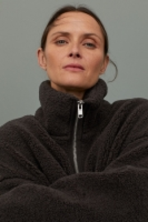 HM   Chaqueta con cuello alto