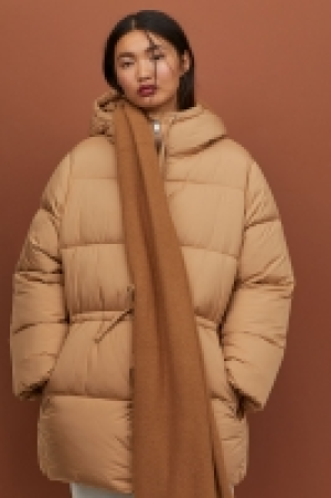  Abrigo acolchado con capucha 29.99 €