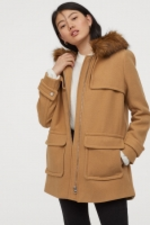  Abrigo con capucha 20.99 €