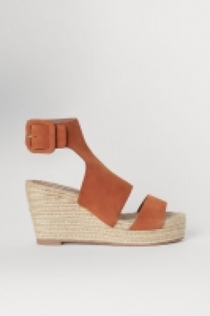  Sandalias de cuña 24.99 €