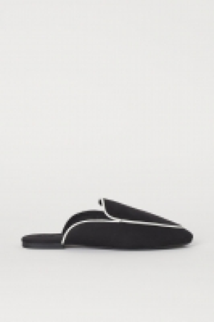 HM   Zapatillas de casa abiertas