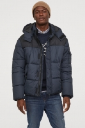  Chaqueta acolchada con capucha 34.99 €