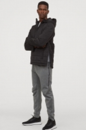 HM   Anorak deportivo con capucha