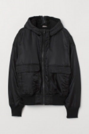  Cazadora bomber con capucha 29.99 €