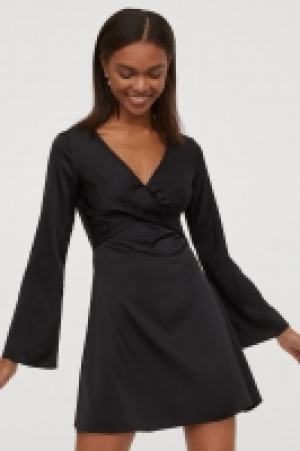  Vestido de satén 11.99 €
