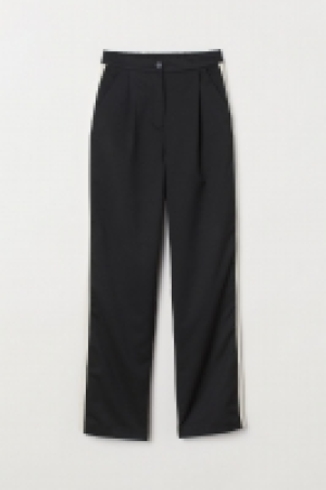  Pantalón con franjas laterales 11.99 €