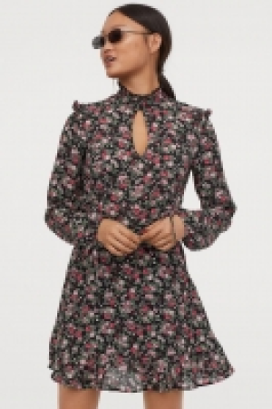  Vestido con volantes 9.99 €