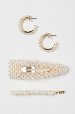  Pendientes y clips de pelo 4.99 €