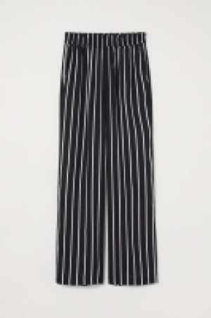  Pantalón amplio 9.99 €