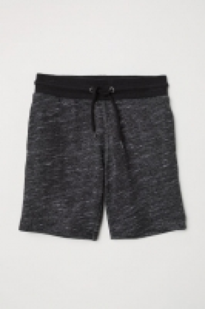  Pantalón corto en sudadera 4.99 €