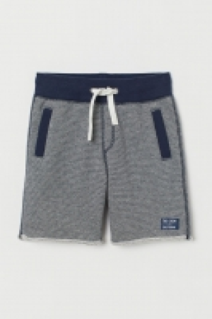  Pantalón corto en sudadera 6.99 €