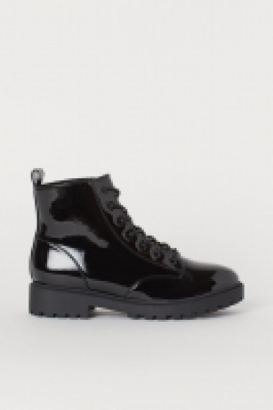  Botas con forro en peluche 24.99 €