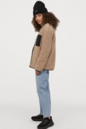  Chaqueta en peluche con cuello 21.99 €