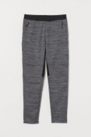  Pantalón de deporte 15.99 €