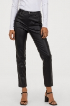  Pantalón en piel sintética 17.99 €