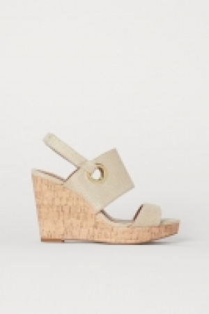  Sandalias de cuña 17.99 €